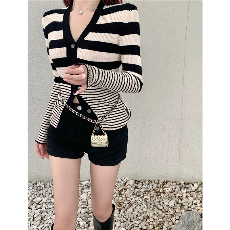 스트라이프 브이넥 가을 겨울 스웨터