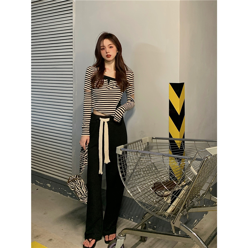 스트라이프 컷 티셔츠